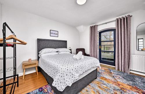 Exclusive Offers l Last-Minute Stay l Sleeps Up to 6 l Conveniently located near town Centre l restaurants l and local attractions l It offers easy access to the stunning Causeway Coast l Coleraine Hideout l WeStayBelfast - Foto 5