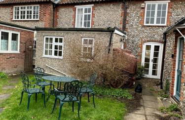 2 bedroomed cottage near quay - Foto 15