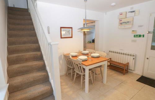 Wood Cottage - Photo 7