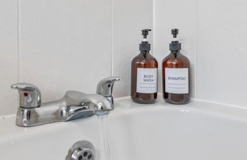 Spacious & Budget 4B Home w en-suites - Foto 51