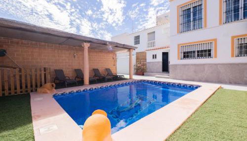 Cubo's Villa Paraiso - Photo 2