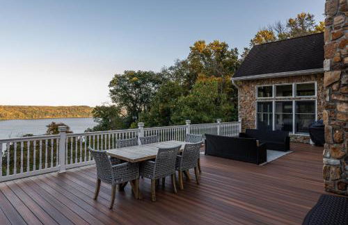 River Haven with Hot Tub - Foto 8