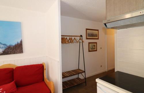 Studio rénové avec balcon, proche pistes, animaux acceptés - FR-1-502-415 - Foto 2