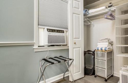 Swim and Fish On-Site! Waterfront Cape Cod Cottage - Foto 4