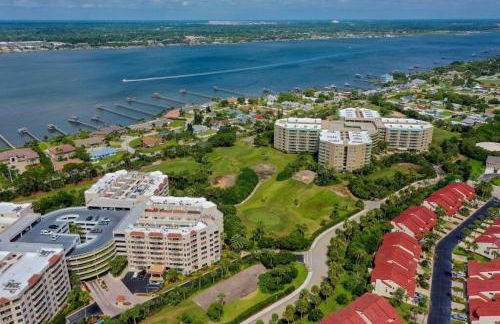 Large pool home and blocks away from the beach - Foto 54