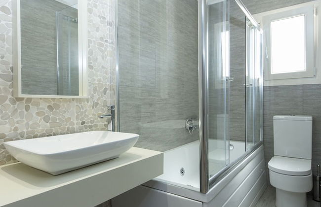 Virginia Luxury Villas - Photo 8