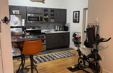 Modern Stay in Downtown Jersey City, Close to NYC! - Foto 8