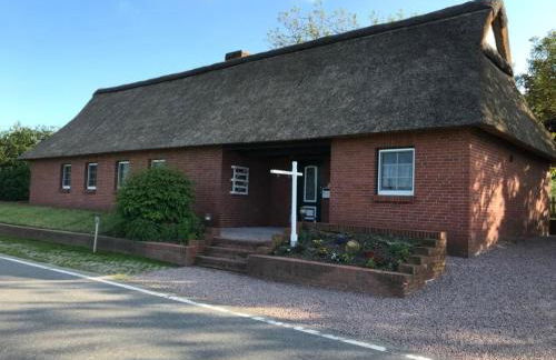 Holiday Home Gemütliches Reetdachhaus in Schleswig-Holstein by Interhome - Foto 1