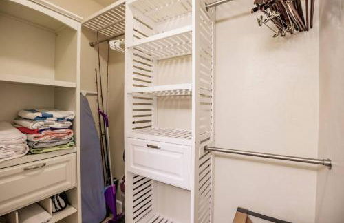 Park Shore Resort Top Floor BLDG J 455 Great View - Foto 16