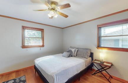 Sideline Sanctuary: Cozy Nights, Game Day Lights - Foto 26