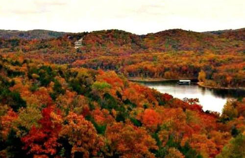 Cozy Lakeside Getaway - Outdoor Theater - Free Early Check-In- 4min to Silver Dollar City - Foto 7