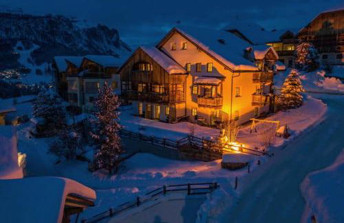 Dolomites Apartments Ciasa Vally - Photo 2