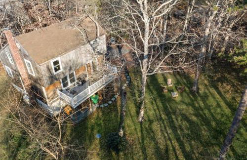 Family Getaway Walkable to Town - Foto 50