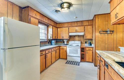 2 Mi to MSU Campus! Family Abode with Spacious Yard - Foto 9