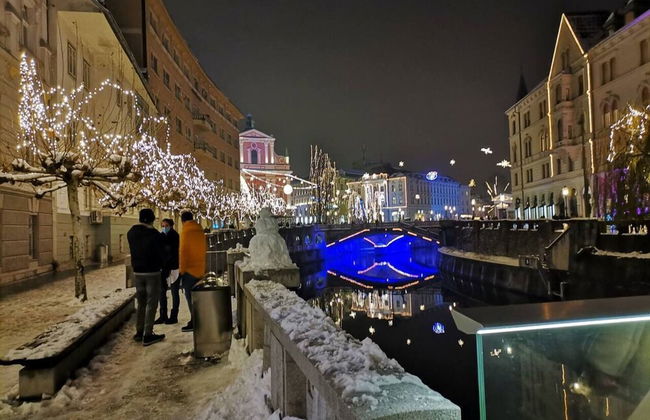 Ljubljana Riverbank Apartment in City Centre! - Photo 11