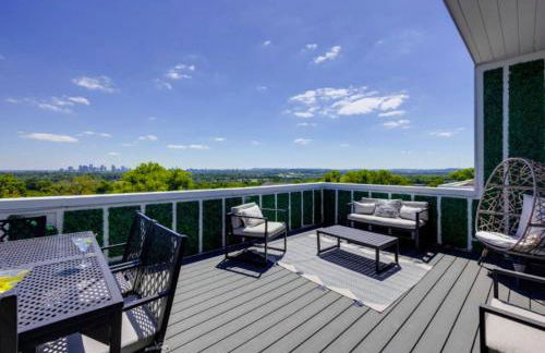 Luxury four-story Home, Rooftop Deck with views, PingPong! Sleeps 12! - Photo 8