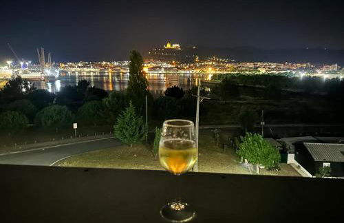 River Town View - Luxury Apartment with Jacuzzi on Terrace - Foto 16