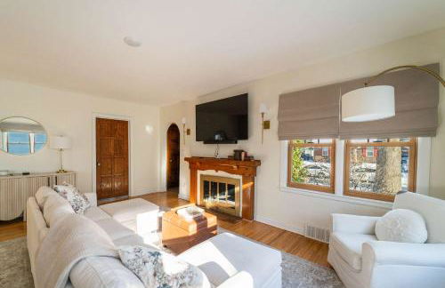 Comfortable 5BR Ames Stay Close to Campus - Foto 1