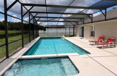 South Facing Pool with Lake View - Ideal for Families & Couples - Foto 1