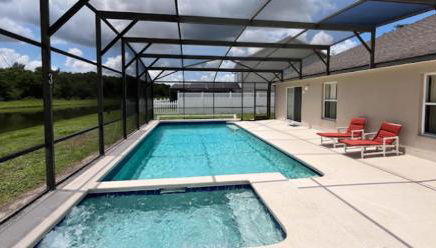 South Facing Pool with Lake View - Ideal for Families & Couples - Foto 1