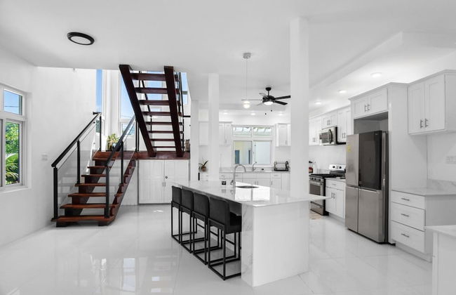 The W Villa 5 B R Oceanfront w Staff - Photo 51