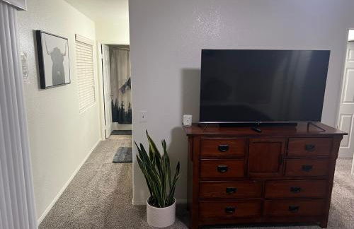 Cheerful 3BR 2BA Sauna Spa Pool Table PPong BBQ More - Foto 15