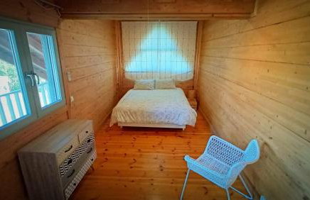 Farmhouse with pool minutes from beach - Photo 11