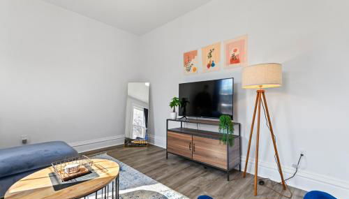 Casa Soleada in East Rock near DT and Yale SOM with FREE Parking and King Bed - Foto 4