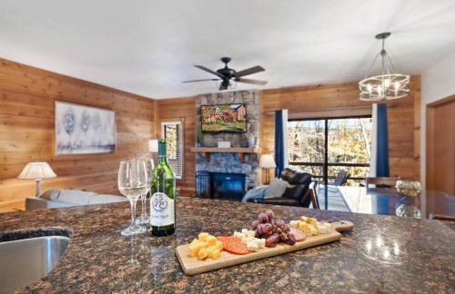 Beautiful Seven Springs- 2 Bed, 2 Bath Condo - Foto 2