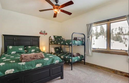 Luxe Cabin w/Hot Tub and Amazing Views - Foto 29