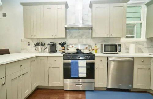 W3S - Large 7br 3bath - Sleeps 20 - 3 Living rooms - Yard and Deck - Foto 43