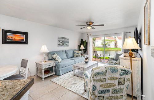 Tranquil Condo Walk to Beach - Foto 24