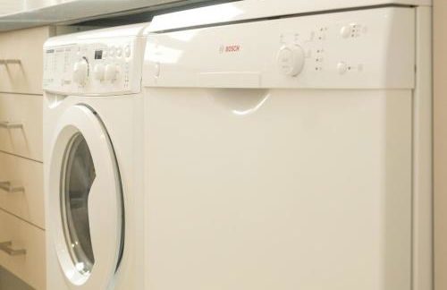 Spacious Penthouse with Private Terrace - Photo 19