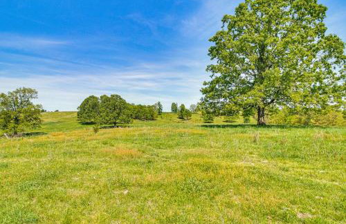 4 Mi to Norfork Lake Country Stay with Farm Views! - Foto 24