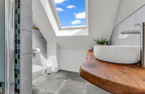 Haus am Seeufer mit Badestelle in 200m, große Sonnenterrasse, umzäunter Garten, Hunde willkommen - Foto 18