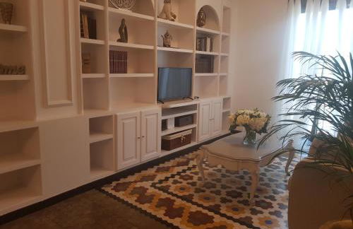 Domus Valencia Apartamentos centro frente a Torres de Serrano - Photo 5