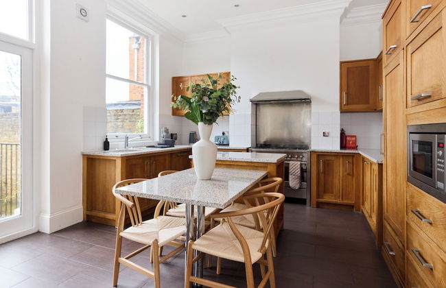 The Hampstead Getaway - Charming 5bdr Home With Conservatory - Foto 5