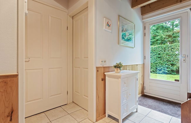 Terrace Apartment With Lush Garden - Photo 22