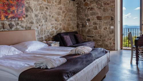 VALDONICA WINERY Fine Dine & Wine Hotel - Photo 5, towels