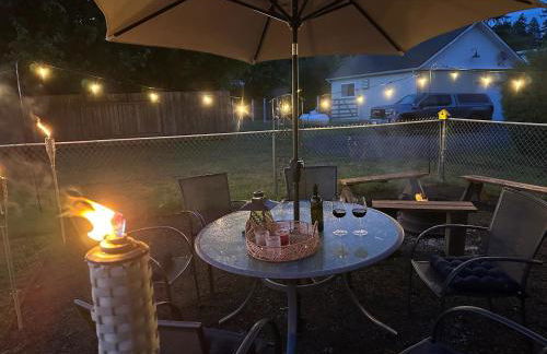 Daffodil Cottage in Downtown Packwood, WIFI, BBQ, Firepit, Smores - Foto 21