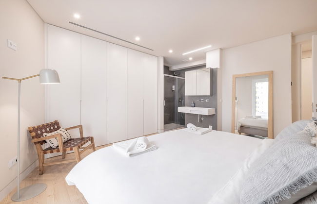 Bay View Penthouse by Olala Home - Photo 3