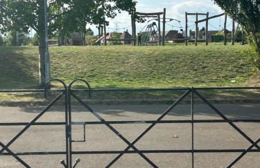 Kings Reach Slough nr Legoland and Ascot Stylish Homely House Sleeps Eight - Foto 40