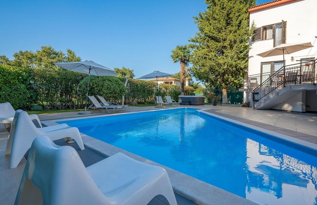 Scenic Villa With Private Garden - Foto 20