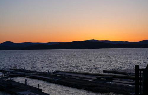 Lakefront Cottage in Colchester - Foto 5