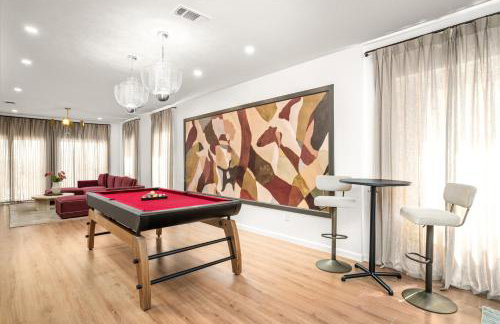 Gated Resort, 2 Homes, 9BR Ensuites, Slps27, Pool - Photo 16