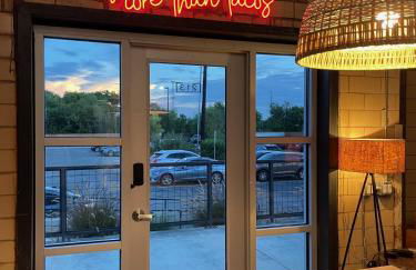 Fyrebird Place - Industrial Loft with Pavilion & Yard - Foto 49