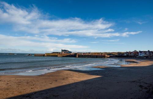 T&J House in Eyemouth: Cozy Coastal Retreat - Photo 16