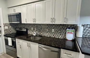 2 min walk to beach with free parking at Lauderdale 21-3 - Foto 4