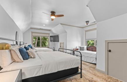 Pool • Hot Tub • Game Room • Fire Pit • Lakefront Paradise Pointe by AvantStay - Foto 86