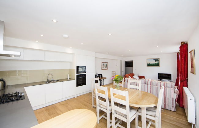 Up-market one Bedroom Apartment Just Minutes From the River Thames. Broughton rd - Foto 4